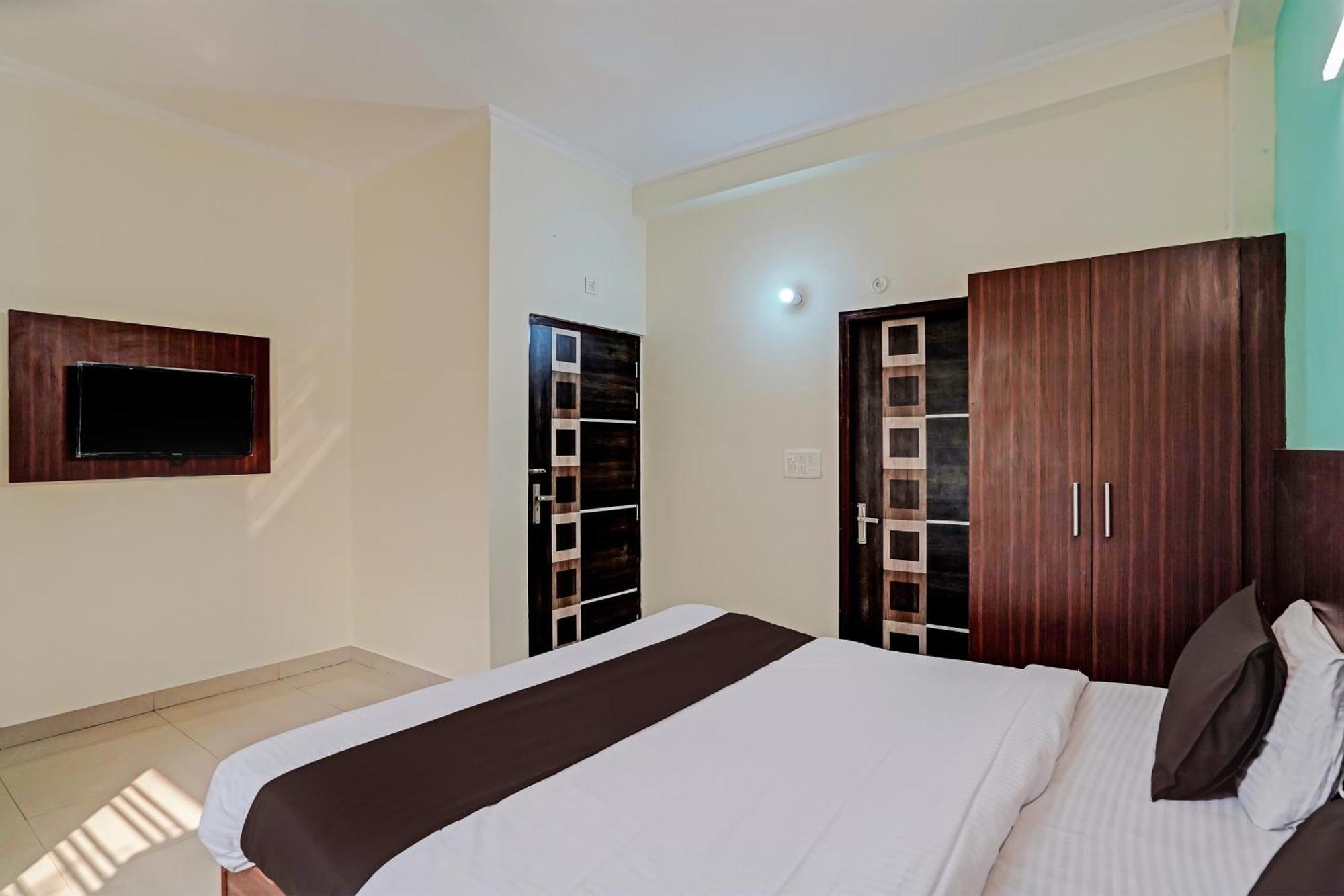 Hotel O Golden Imperial Greater Noida Kültér fotó